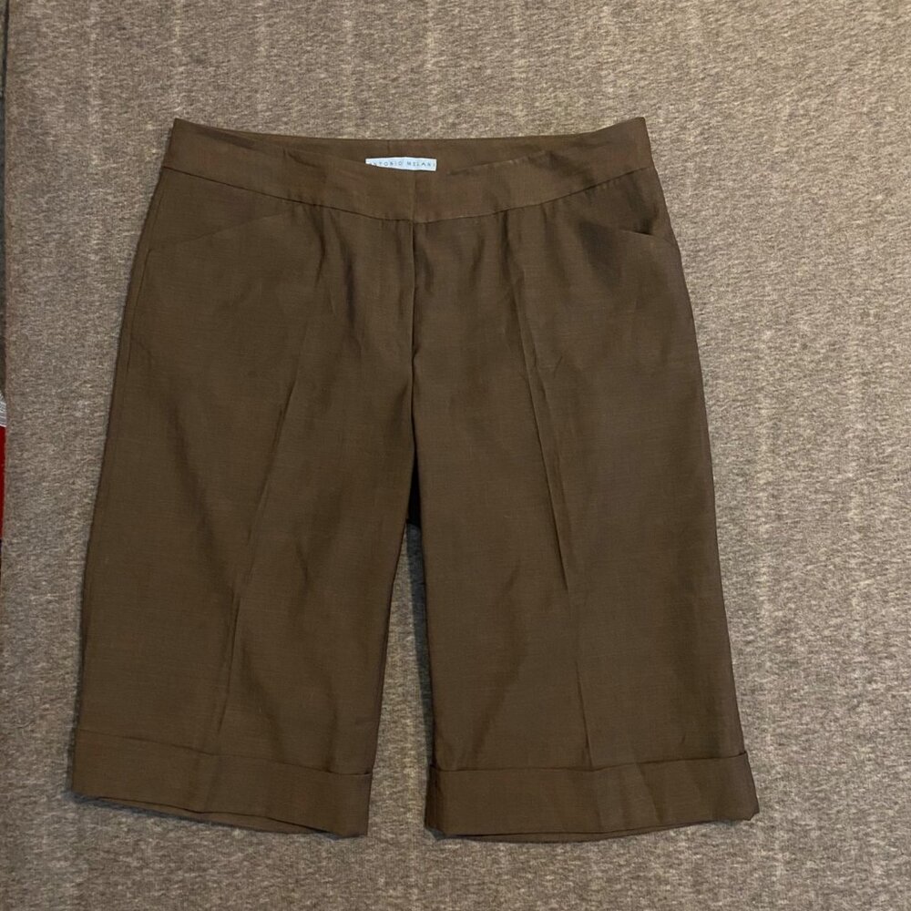 Antonio Melani‎ Brown Wool Blend Dress Shorts Size 10 Womens Modest Bermuda Cuff